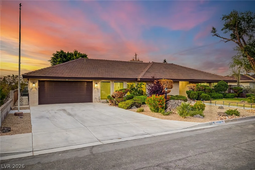 236 Country Club, Henderson, NV 89015