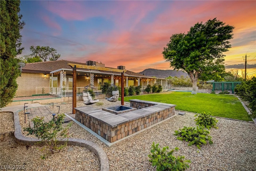 236 Country Club, Henderson, NV 89015