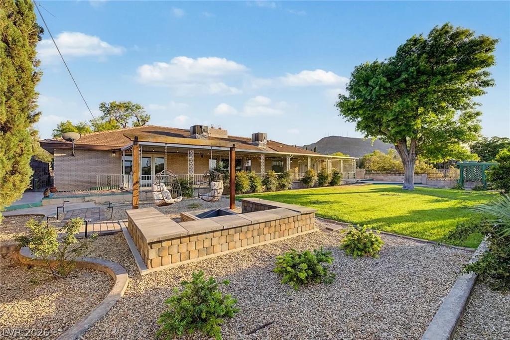 236 Country Club, Henderson, NV 89015