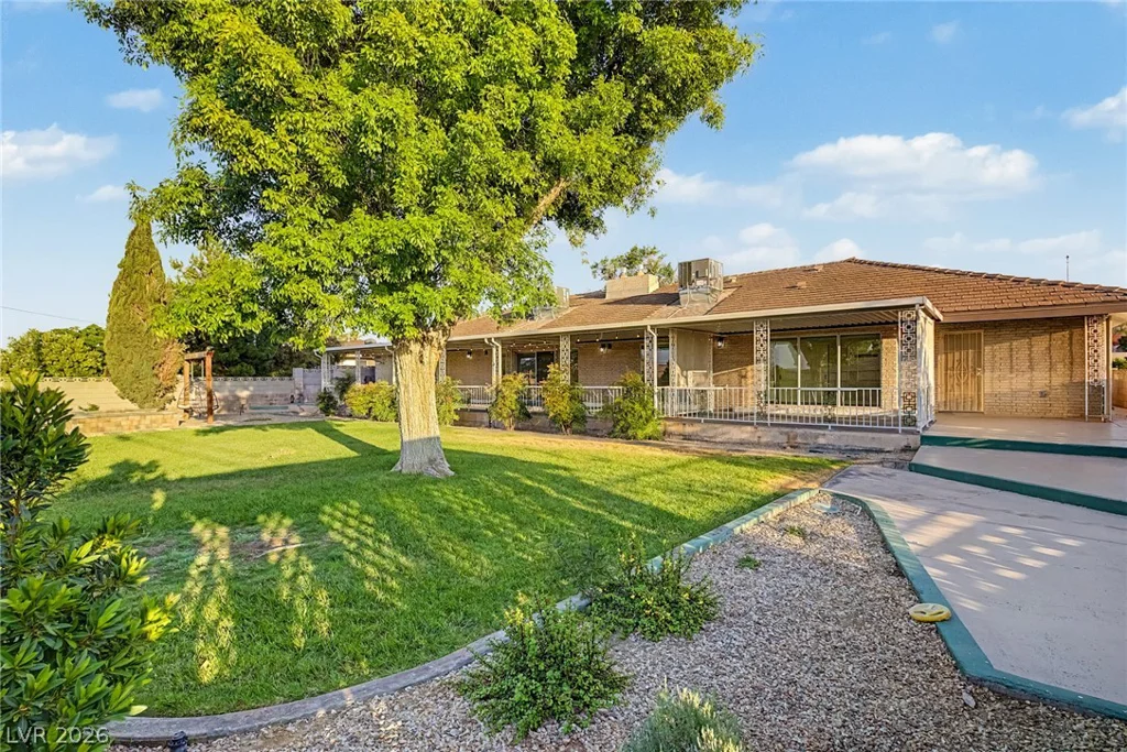 236 Country Club, Henderson, NV 89015