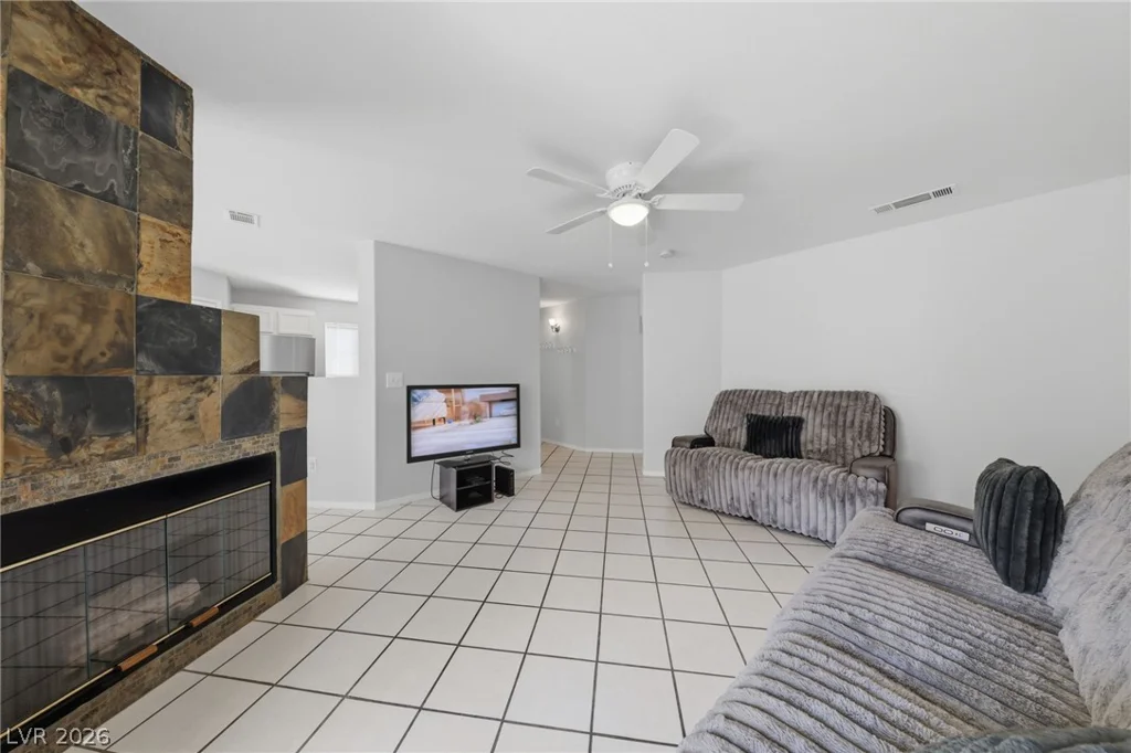 698 Racetrack, Henderson, NV 89015