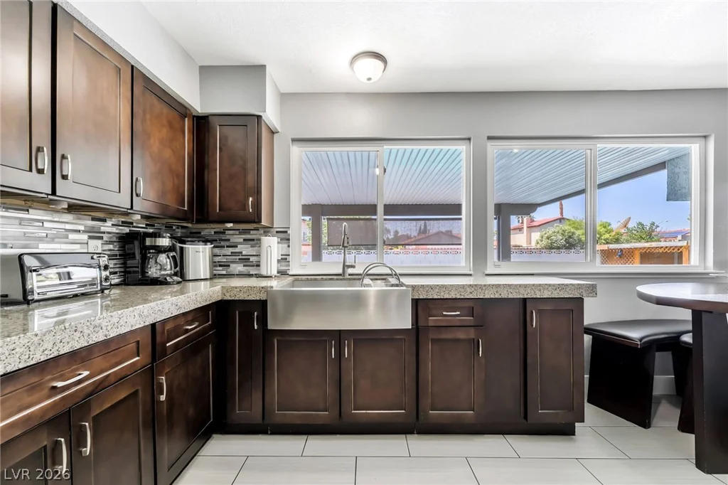 5301 Kalmia, Las Vegas, NV 89103