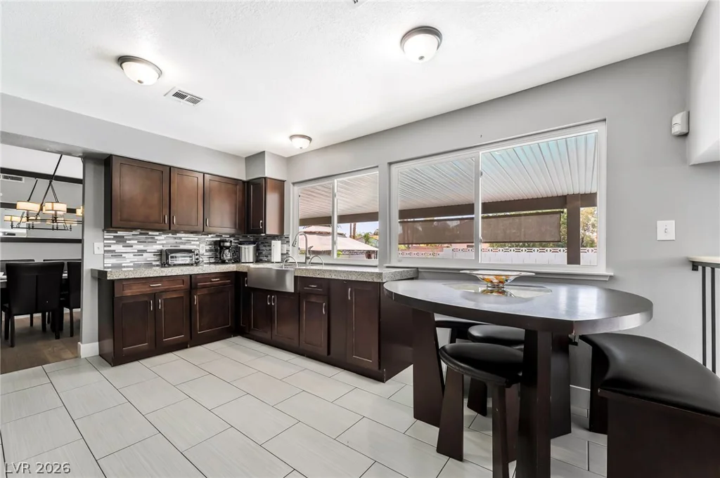 5301 Kalmia, Las Vegas, NV 89103