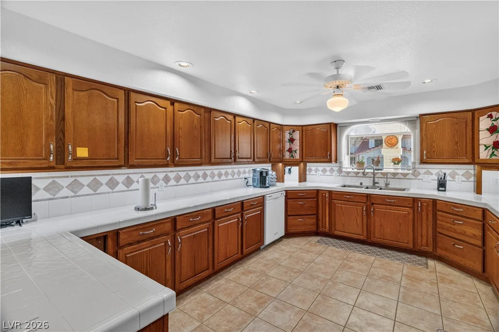 3692 Westcliff, Laughlin, NV 89029
