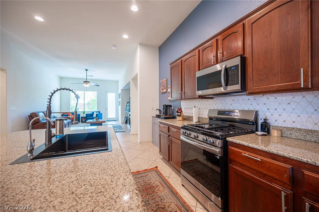 8136 Hamilton Falls, North Las Vegas, NV 89085
