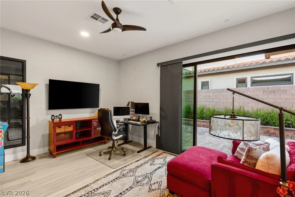 445 Cliff Terrace, Las Vegas, NV 89138