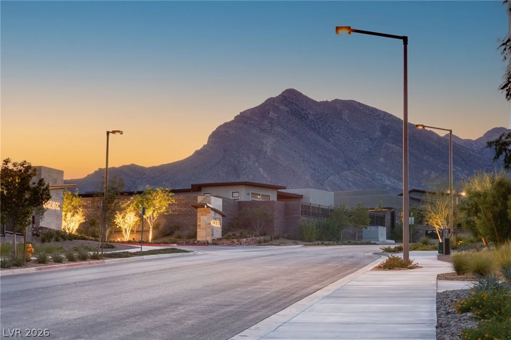 445 Cliff Terrace, Las Vegas, NV 89138