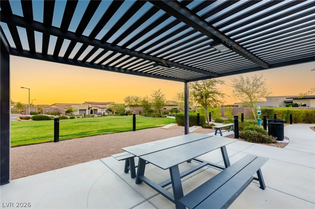 445 Cliff Terrace, Las Vegas, NV 89138