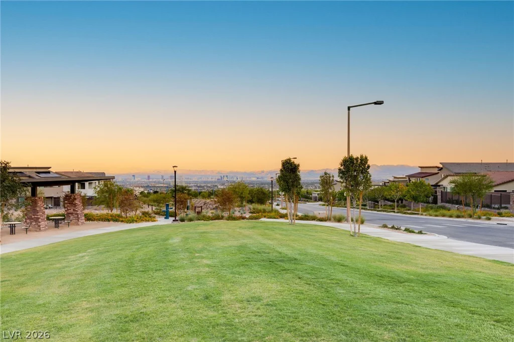 445 Cliff Terrace, Las Vegas, NV 89138
