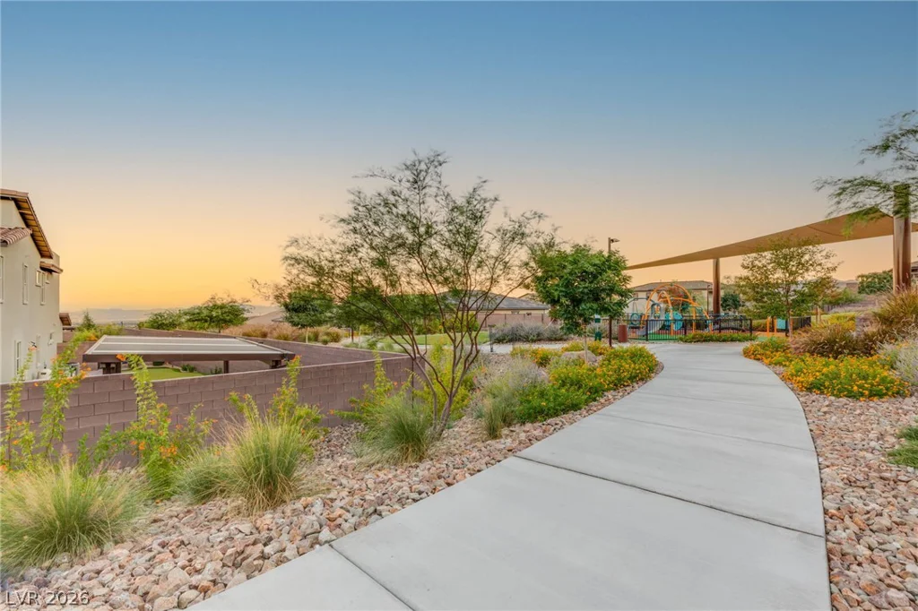 445 Cliff Terrace, Las Vegas, NV 89138