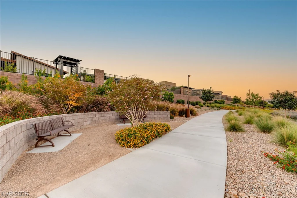 445 Cliff Terrace, Las Vegas, NV 89138