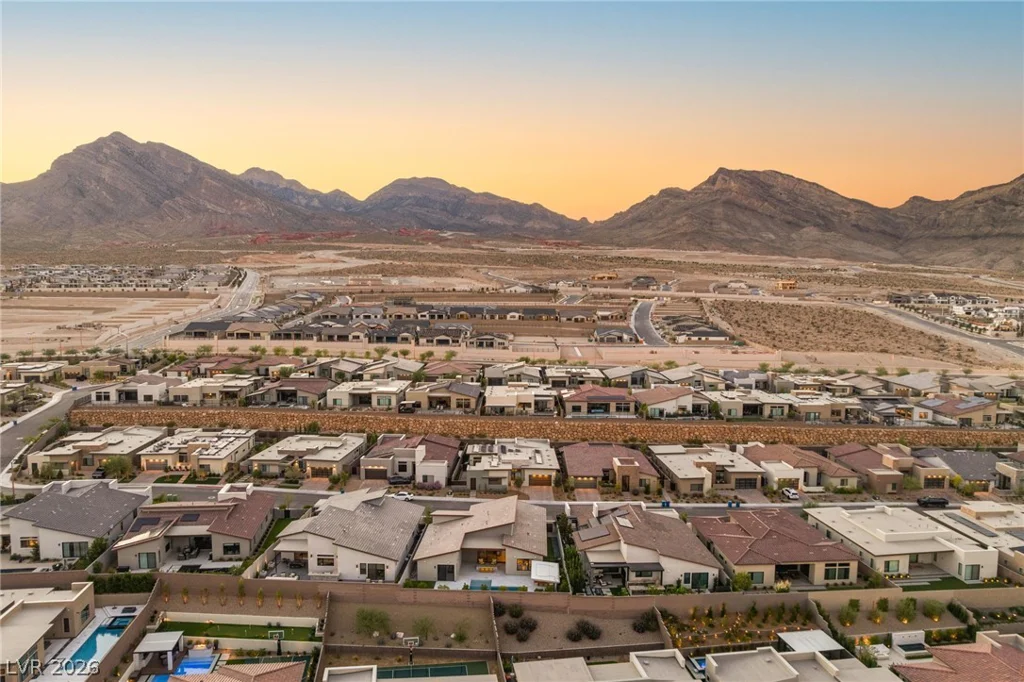 445 Cliff Terrace, Las Vegas, NV 89138