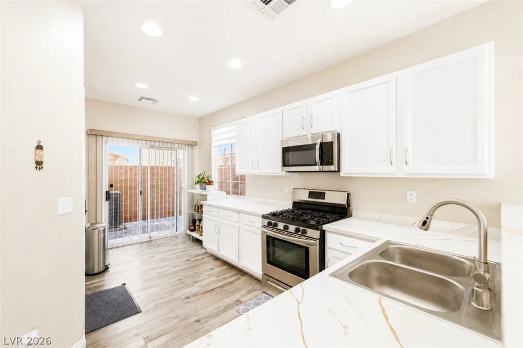 7940 Violet Dawn, Las Vegas, NV 89149