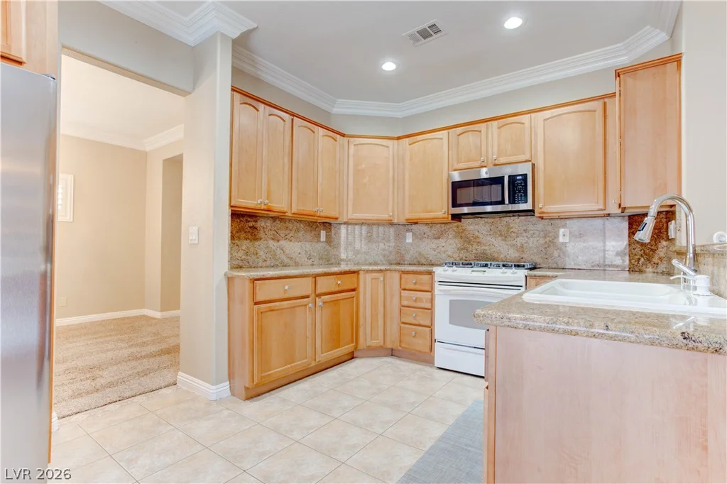 809 Royal Birch, Las Vegas, NV 89144