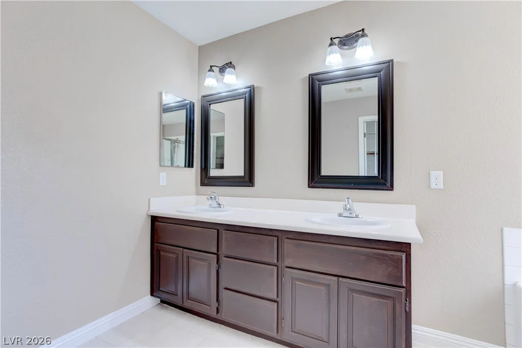 809 Royal Birch, Las Vegas, NV 89144