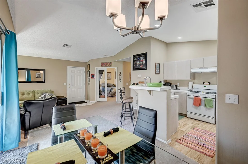 7905 Lago Vista, Las Vegas, NV 89145