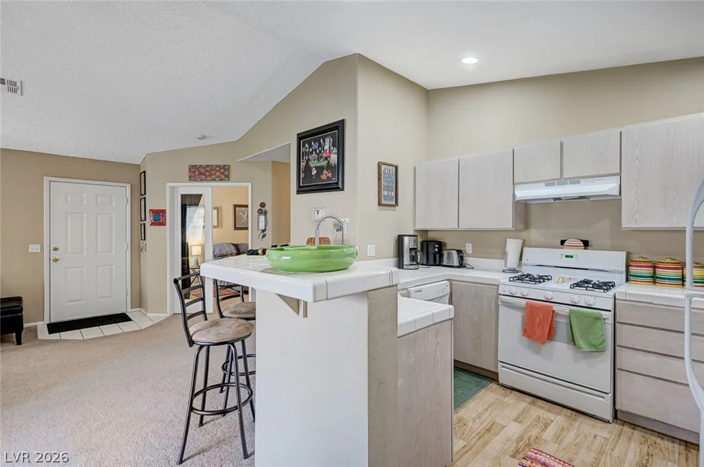 7905 Lago Vista, Las Vegas, NV 89145