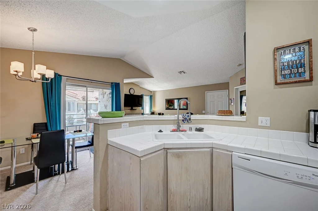 7905 Lago Vista, Las Vegas, NV 89145