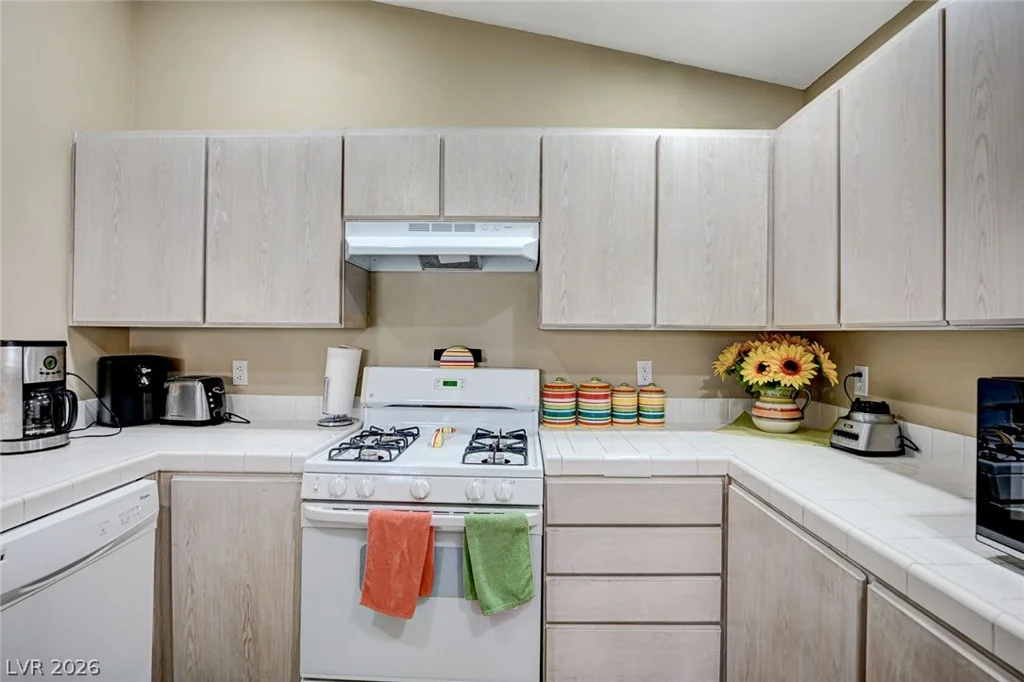 7905 Lago Vista, Las Vegas, NV 89145