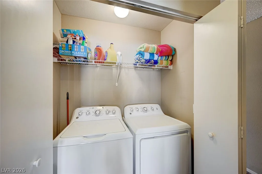 7905 Lago Vista, Las Vegas, NV 89145