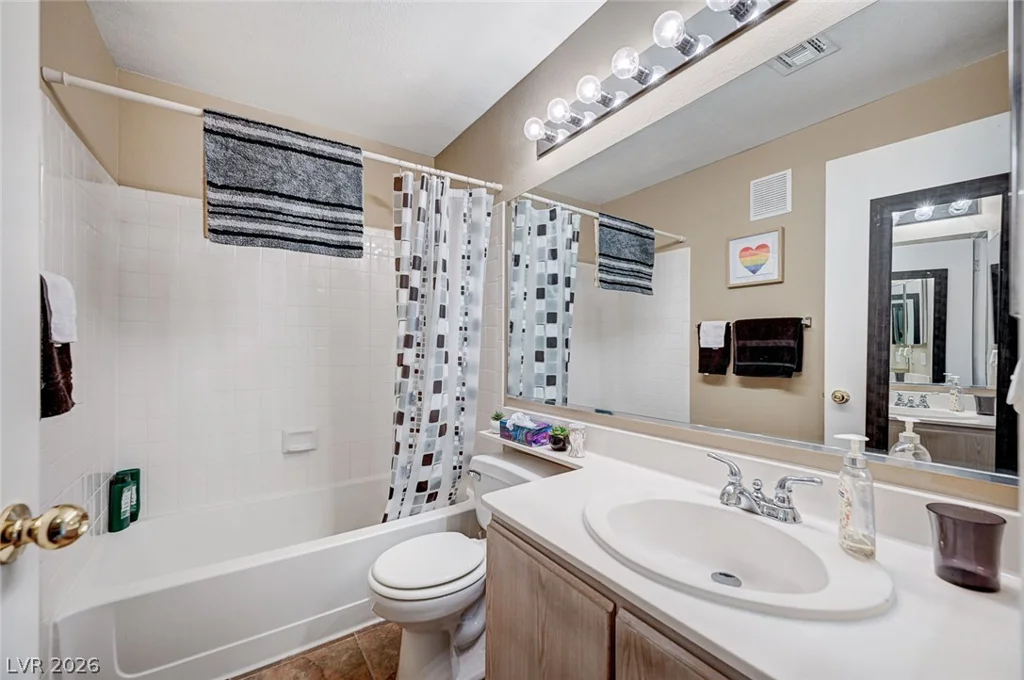 7905 Lago Vista, Las Vegas, NV 89145