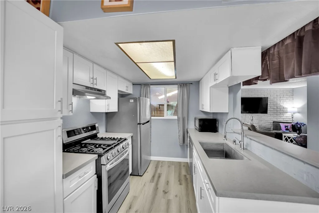 3033 Saint George, North Las Vegas, NV 89030