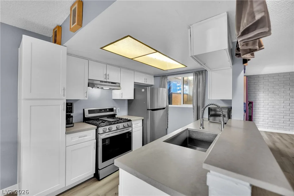 3033 Saint George, North Las Vegas, NV 89030