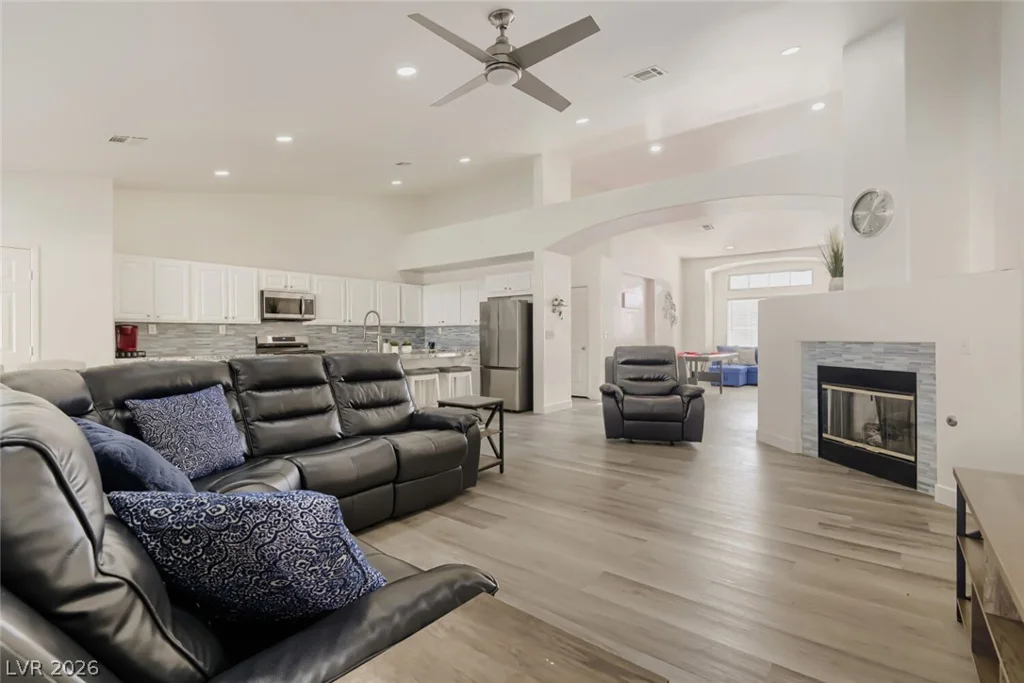 6324 Black Oaks, North Las Vegas, NV 89031