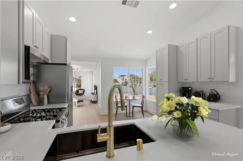 6134 Evening View, North Las Vegas, NV 89031