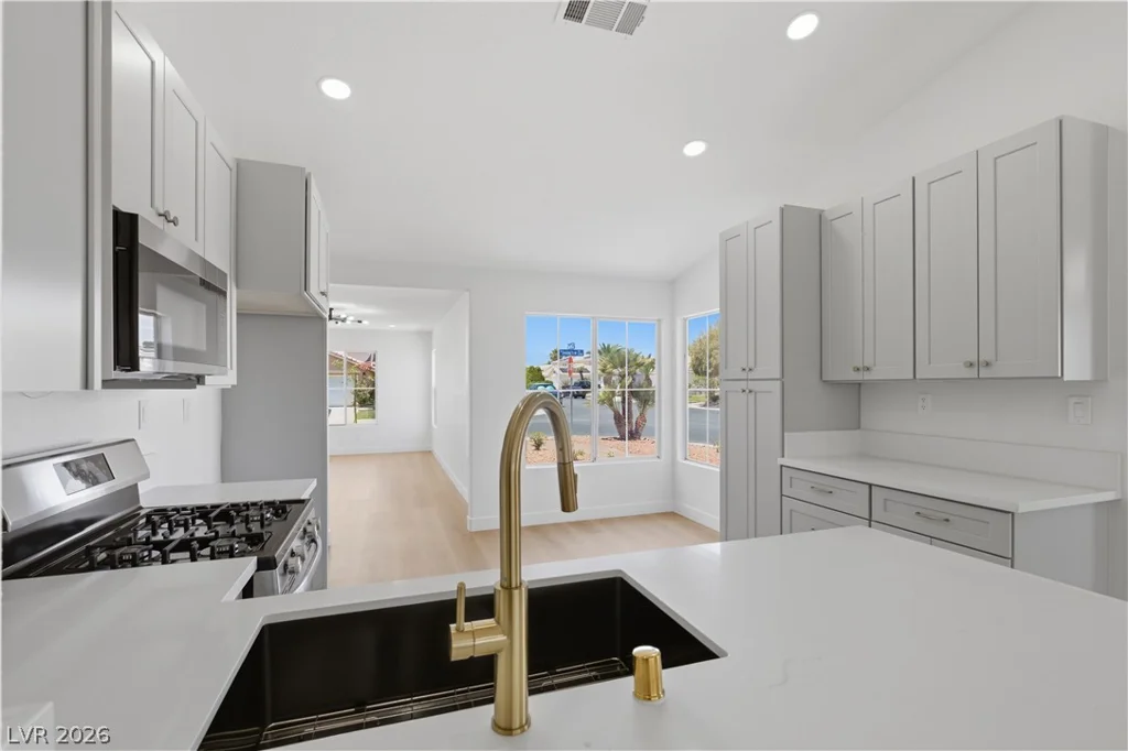 6134 Evening View, North Las Vegas, NV 89031