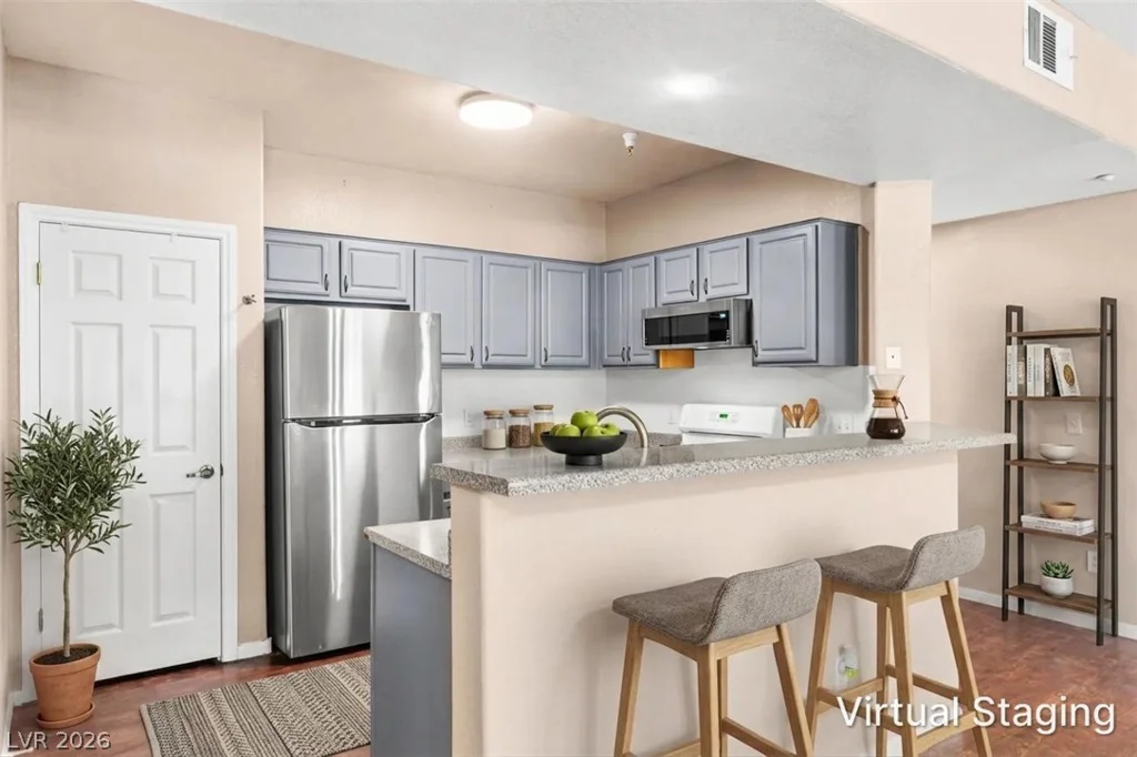 5855 Valley, North Las Vegas, NV 89031