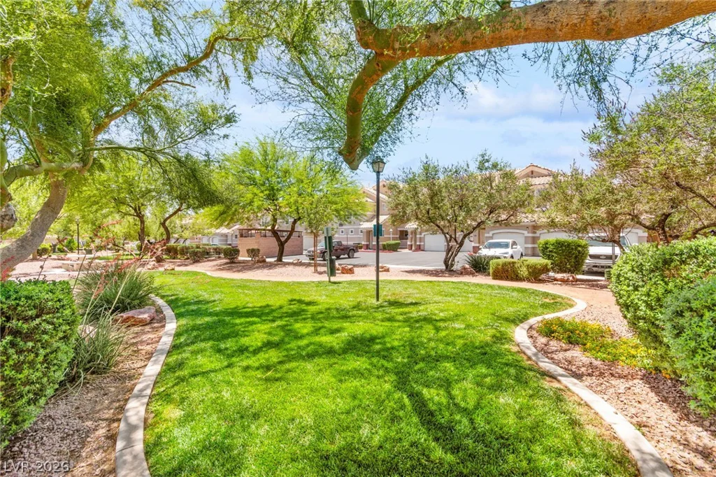5855 Valley, North Las Vegas, NV 89031