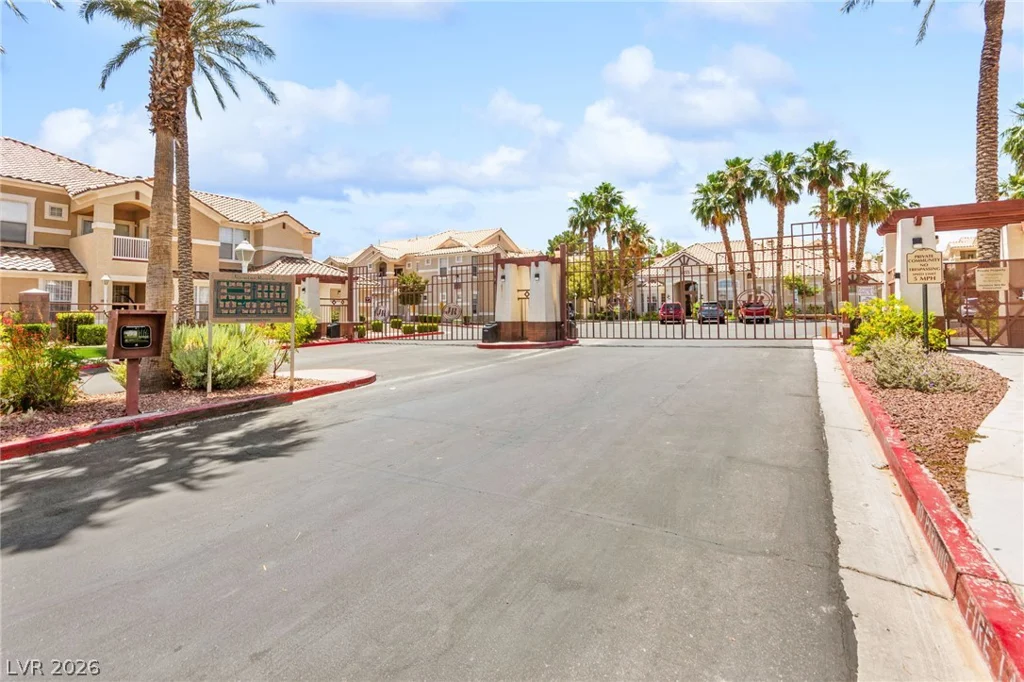 5855 Valley, North Las Vegas, NV 89031