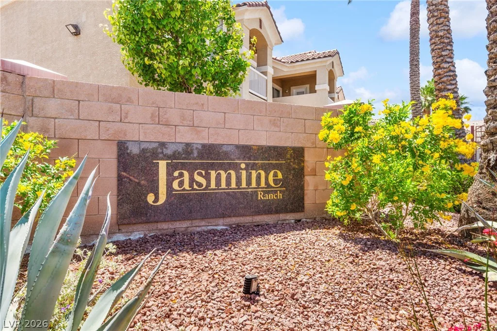 5855 Valley, North Las Vegas, NV 89031