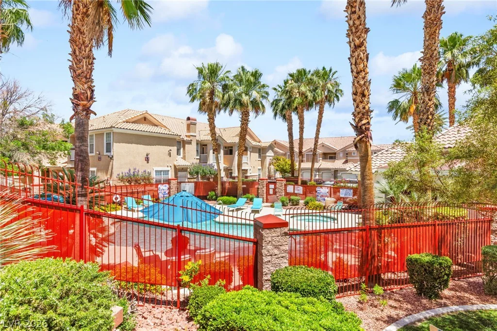 5855 Valley, North Las Vegas, NV 89031
