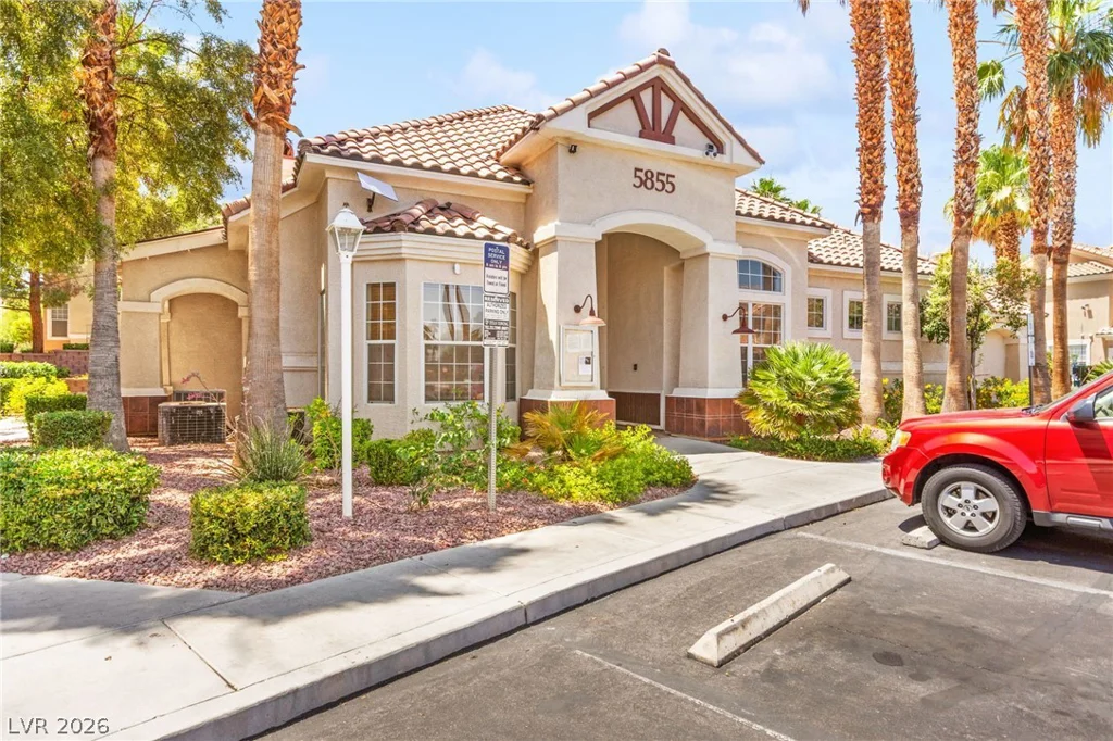 5855 Valley, North Las Vegas, NV 89031