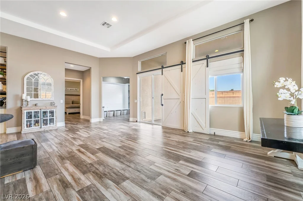 5781 Douglas Everett, Las Vegas, NV 89120