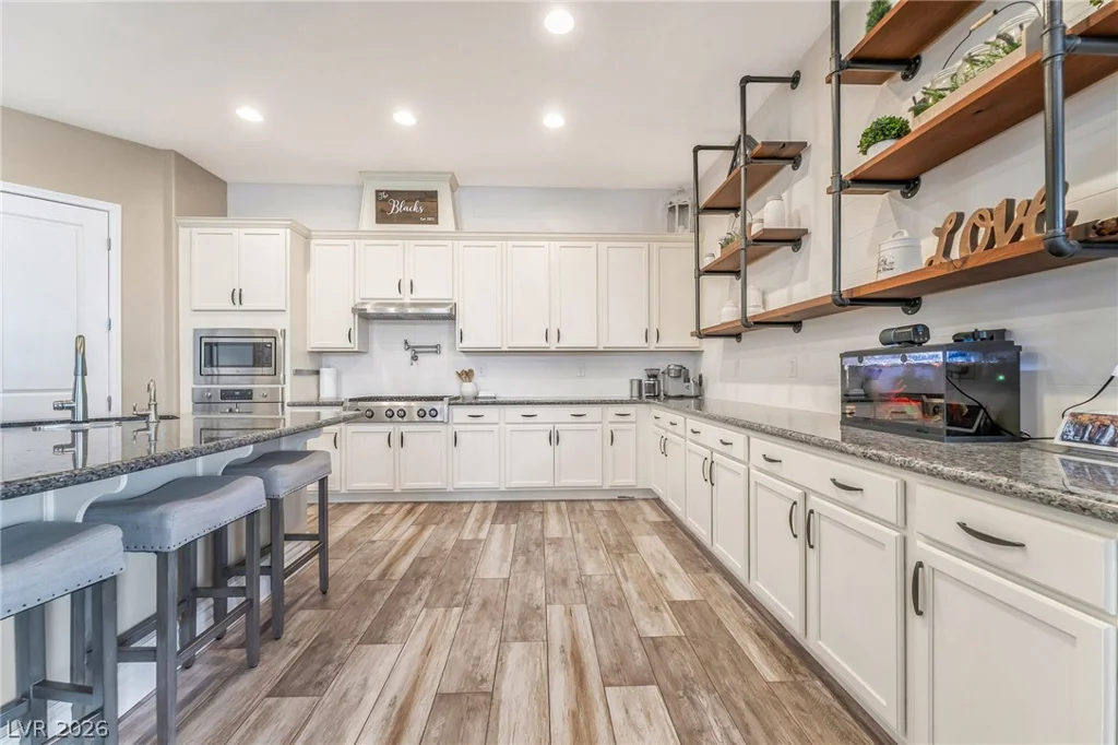 5781 Douglas Everett, Las Vegas, NV 89120