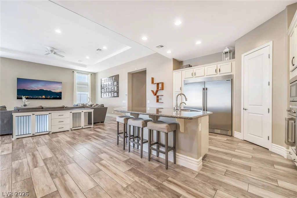 5781 Douglas Everett, Las Vegas, NV 89120