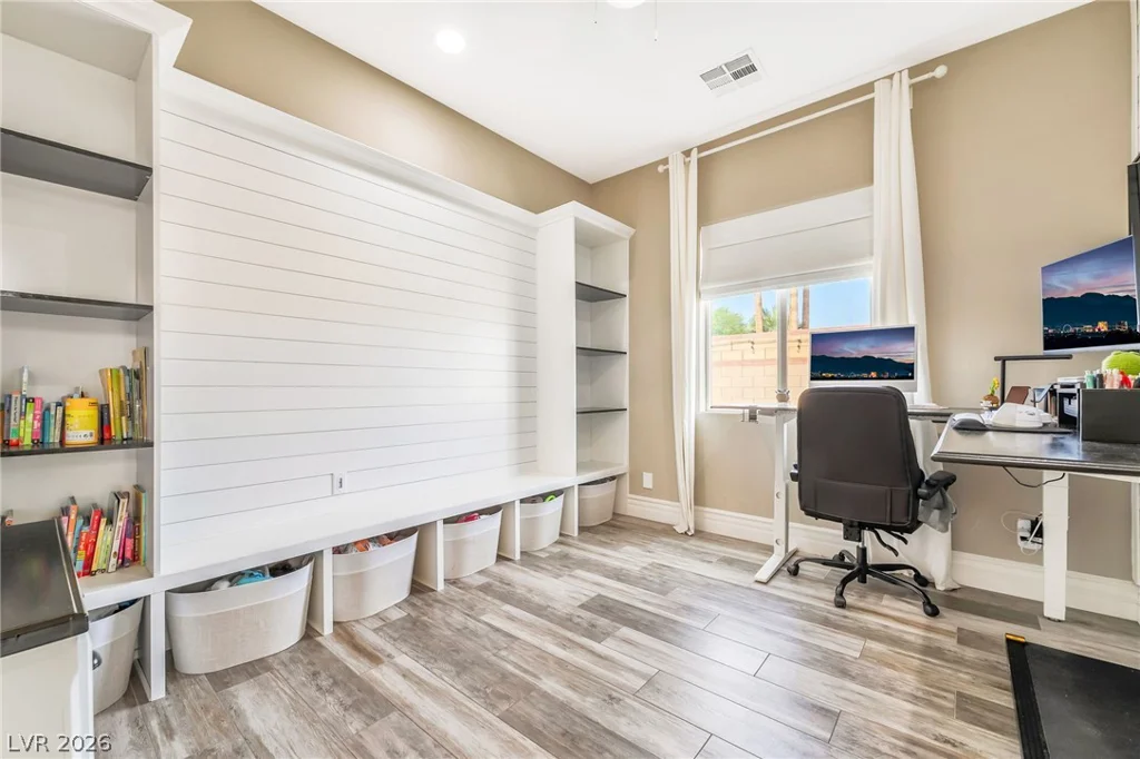 5781 Douglas Everett, Las Vegas, NV 89120