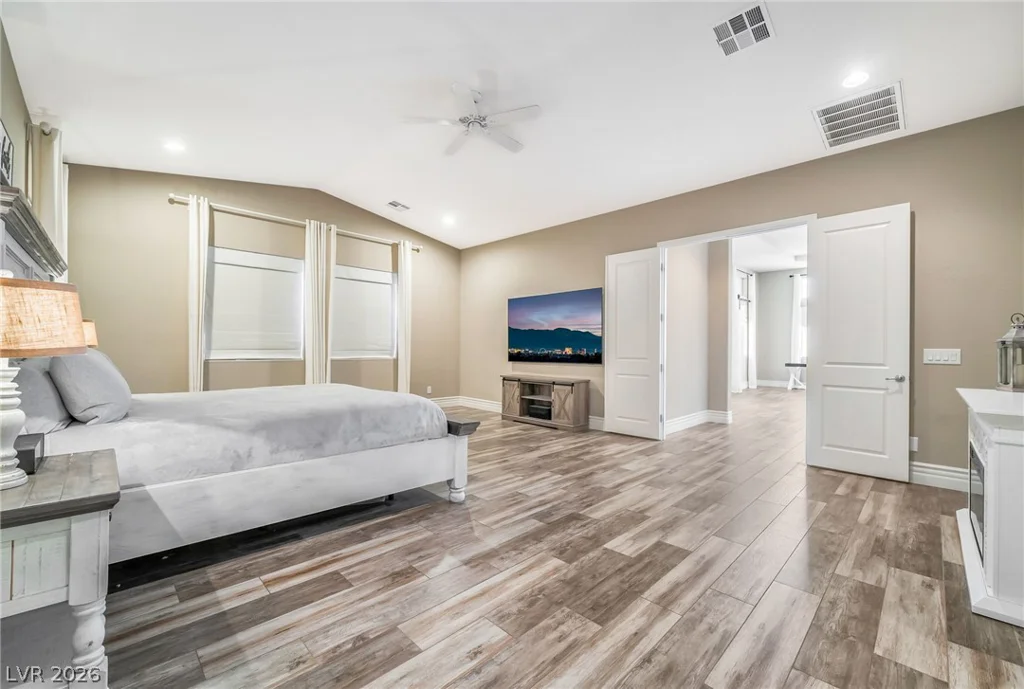5781 Douglas Everett, Las Vegas, NV 89120