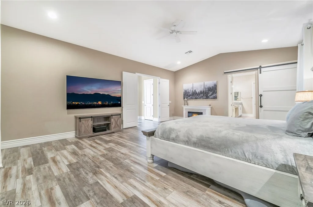 5781 Douglas Everett, Las Vegas, NV 89120