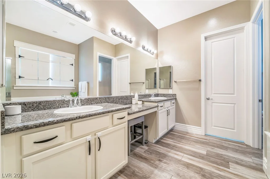 5781 Douglas Everett, Las Vegas, NV 89120