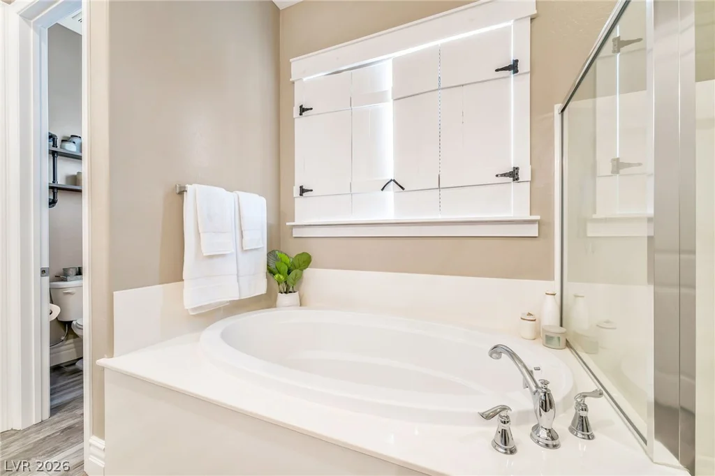 5781 Douglas Everett, Las Vegas, NV 89120