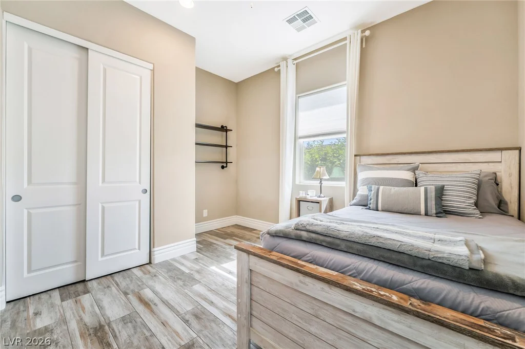 5781 Douglas Everett, Las Vegas, NV 89120