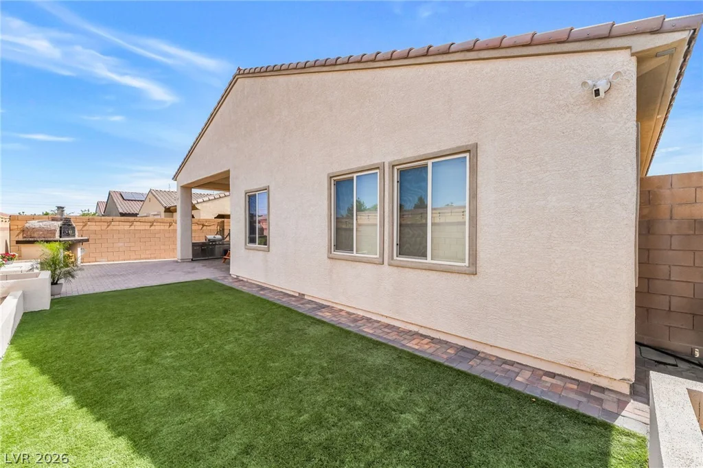 5781 Douglas Everett, Las Vegas, NV 89120