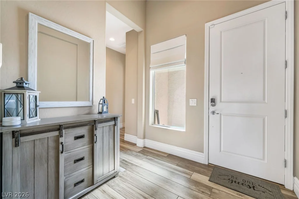 5781 Douglas Everett, Las Vegas, NV 89120