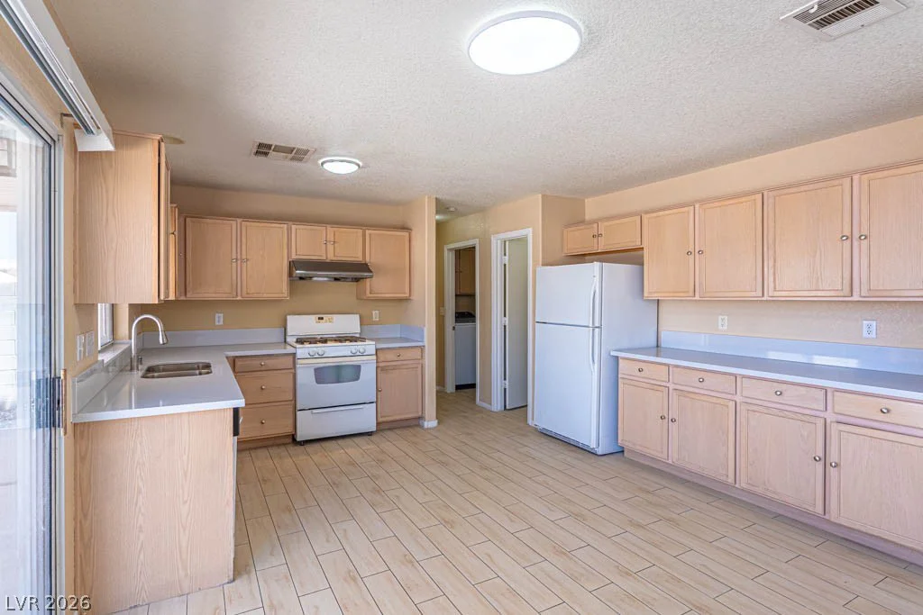 718 Peach Coral, Las Vegas, NV 89183