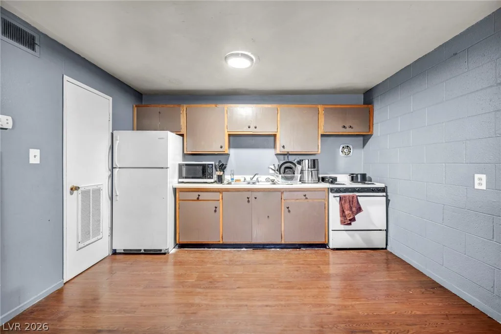 3718 Hazelwood, Las Vegas, NV 89119