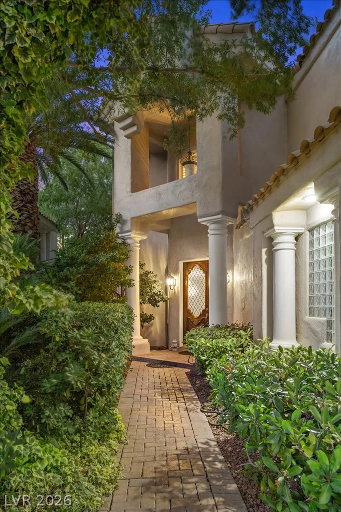 2444 Monarch Bay, Las Vegas, NV 89128